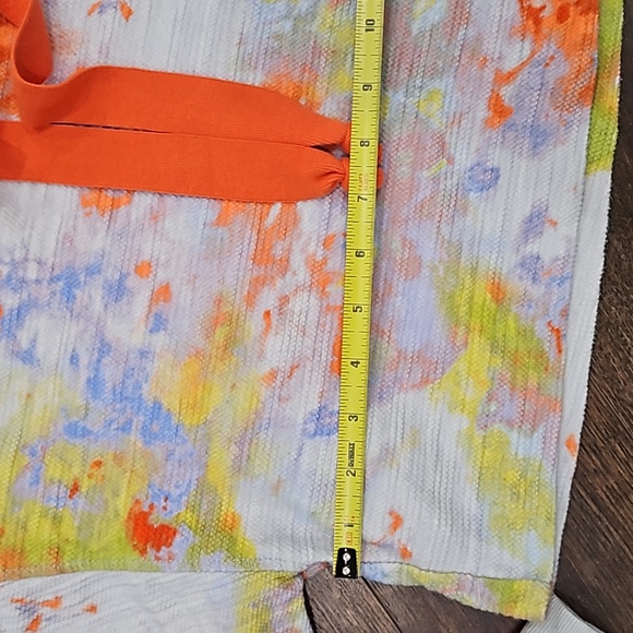 Free People  Thinking about you  Tie dye cropped hoodie. - Picture 9 of 13